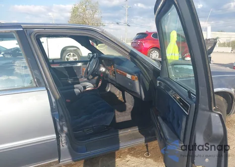 1991 Chrysler New Yorker Fifth Avenue from USA, damaged, VIN 1C3XY66R6MD186355